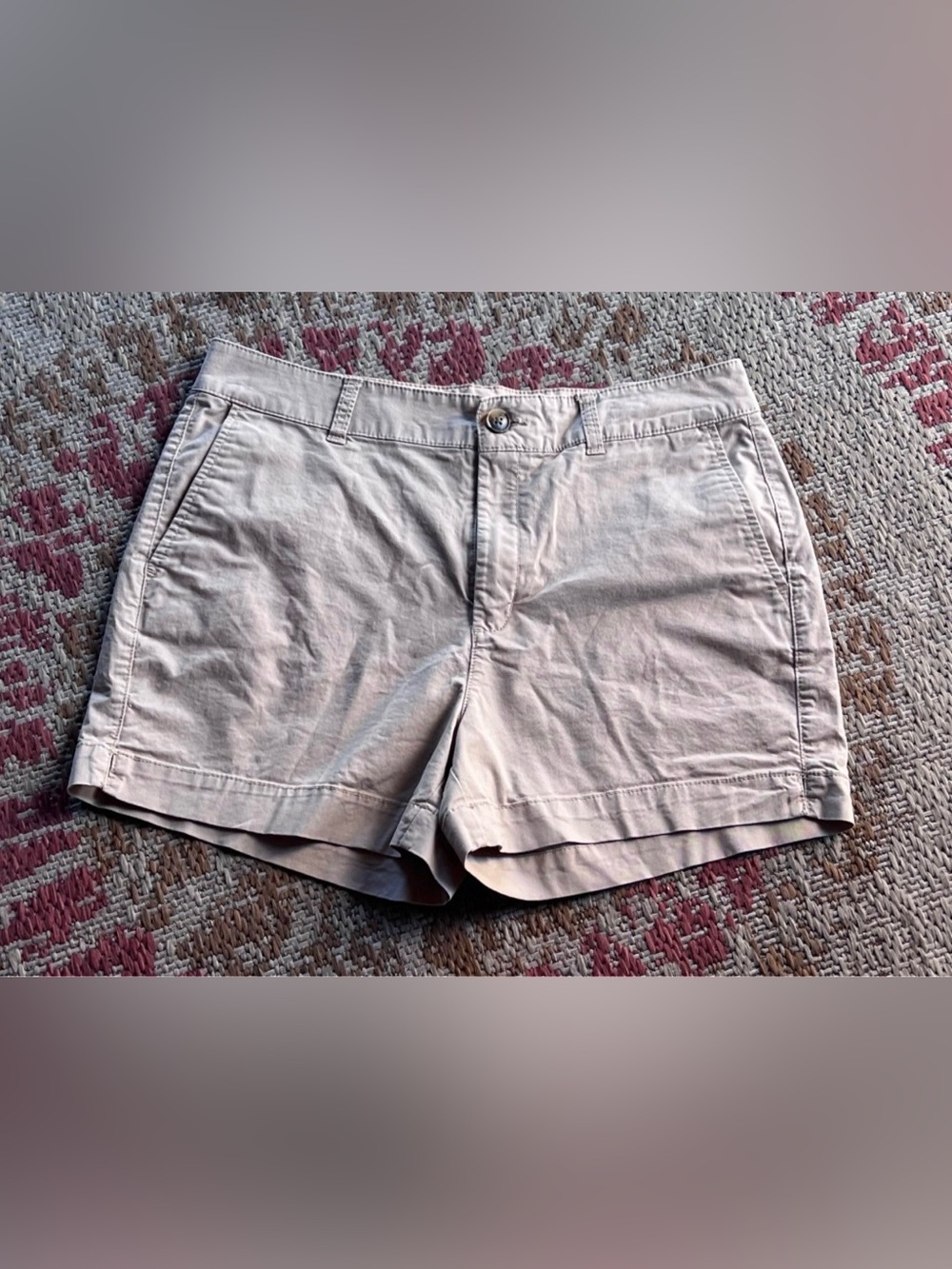 Ladies size 10- Old Navy khaki shorts- high rise